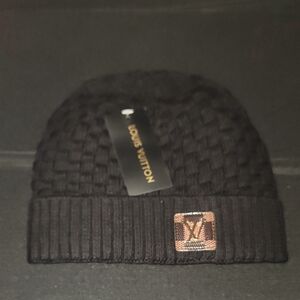 Textured Black Beanie Unisex